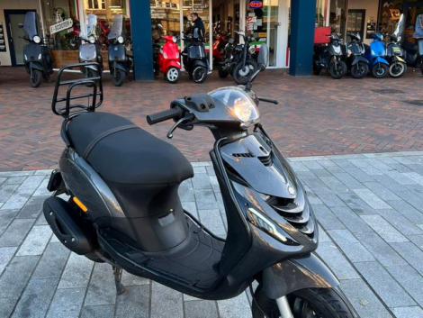 tweedehands vespa snor kopen