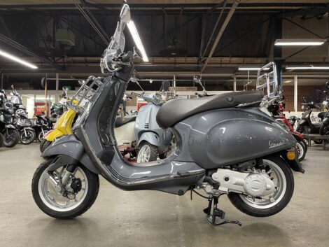 vespa grijs