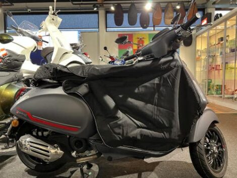 vespa sprint beenkleed